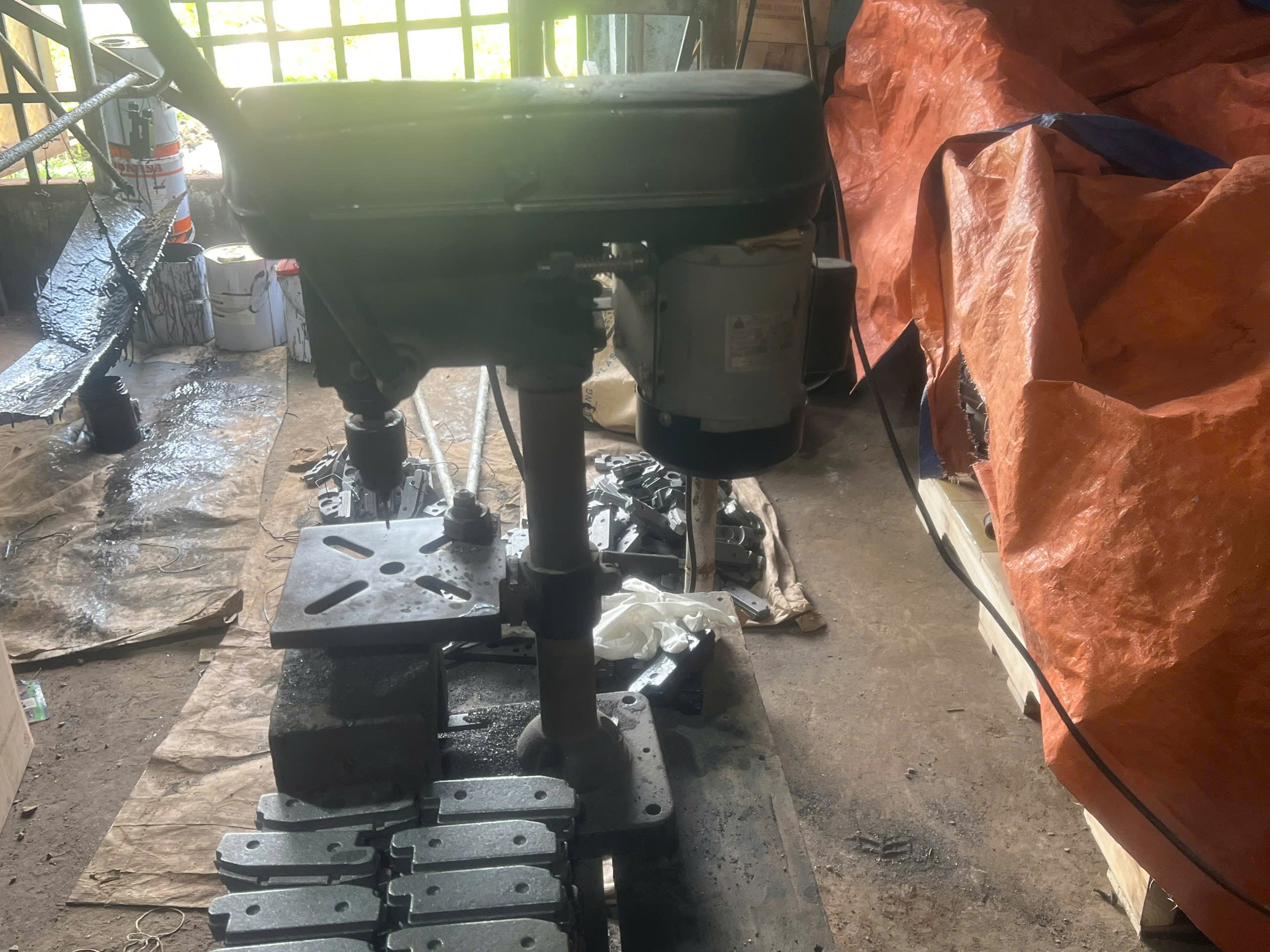 Drilling machine 1